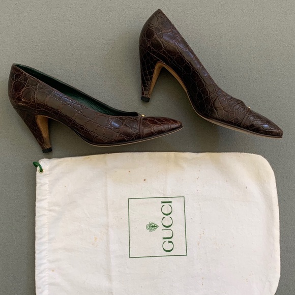 Vintage Gucci heels- pre loved - Picture 2 of 7